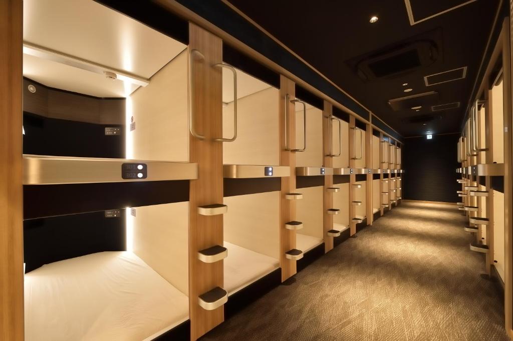 capsule hotel jship osaka namba